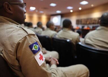 Emergency personnel gather for strategic training in Mato Grosso, Brazil.